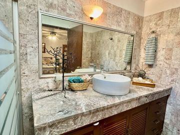 VENTA CASA EN PROVIDENCIA  EXCELENTE UBICACION