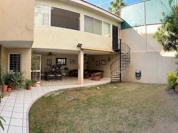 VENTA CASA EN PROVIDENCIA  EXCELENTE UBICACION