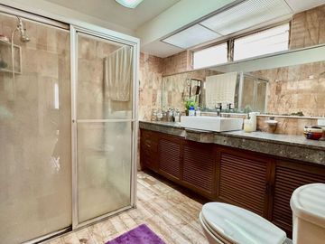 VENTA CASA EN PROVIDENCIA  EXCELENTE UBICACION