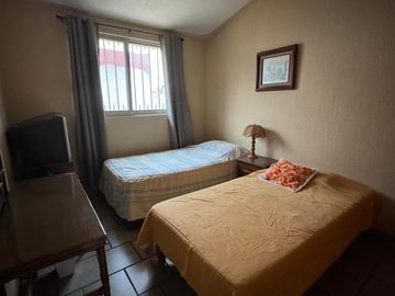 CASA EN VENTA EN CONSTITUYENTES DEL PARQUE, A MINUTOS DE COSTCO