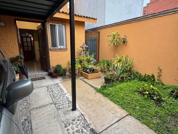 CASA EN VENTA EN CONSTITUYENTES DEL PARQUE, A MINUTOS DE COSTCO