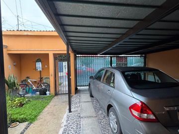 CASA EN VENTA EN CONSTITUYENTES DEL PARQUE, A MINUTOS DE COSTCO