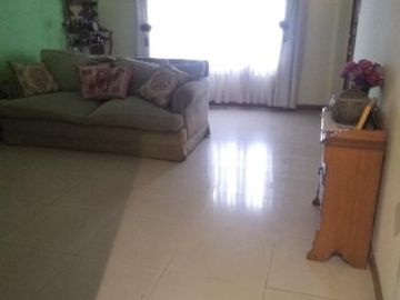 Chalet en Villa Club Sobre Calle Granaderos Nuevo Valor!