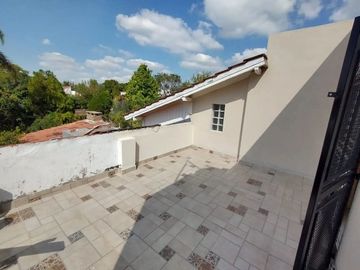 Chalet en Villa Club Sobre Calle Granaderos Nuevo Valor!