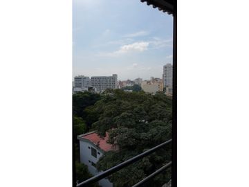 EN EL MEJOR LUGAR DE SANTAMONICA CON PARQUE AL FRENTE AIRE PURO