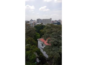 EN EL MEJOR LUGAR DE SANTAMONICA CON PARQUE AL FRENTE AIRE PURO