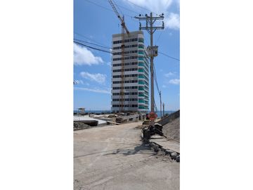 Se vende hermoso departamento con vista al mar Grand Bay Manta.