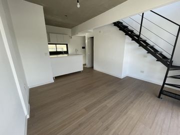 Venta Departamento 2 Amb. al Fte. en Haedo  