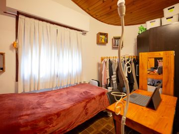 Venta / Permuta PH 4 ambientes con Patio en Caseros Centro - Apto Crédito - Sin Expensas