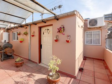 Venta / Permuta PH 4 ambientes con Patio en Caseros Centro - Apto Crédito - Sin Expensas