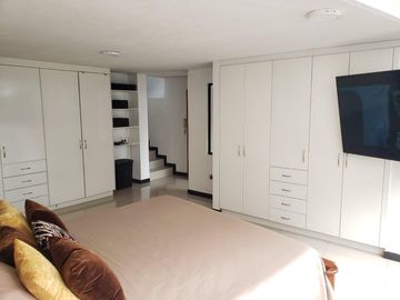 Arriendo Casa independiente en la Gonzales Suarez, Conjunto Herradura