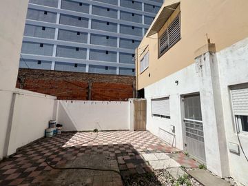 Bahía Blanca 140, Wilde ¡Ph con local o garage a la venta en Wilde!