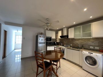 Bahía Blanca 140, Wilde ¡Ph con local o garage a la venta en Wilde!