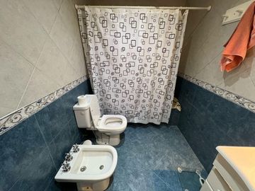 Bahía Blanca 140, Wilde ¡Ph con local o garage a la venta en Wilde!