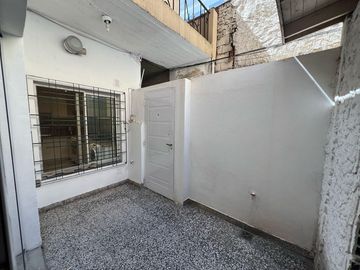 Bahía Blanca 140, Wilde ¡Ph con local o garage a la venta en Wilde!