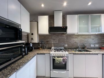 Bahía Blanca 140, Wilde ¡Ph con local o garage a la venta en Wilde!