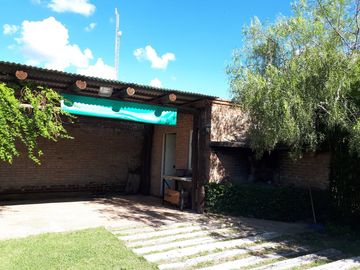 FUNES TOWN- LOTE  CON MEJORAS  Y PISCINA