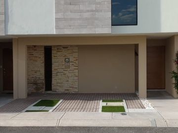 Casa en venta en El Refugio