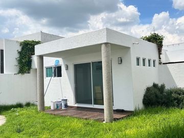 Hermosa casa en venta Juriquilla