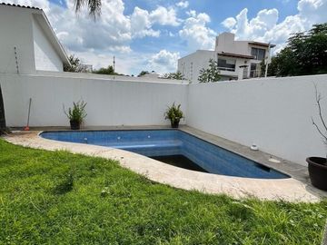 Hermosa casa en venta Juriquilla