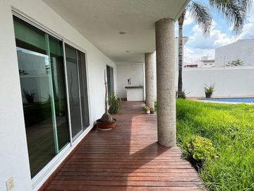 Hermosa casa en venta Juriquilla
