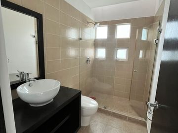 Hermosa casa en venta Juriquilla