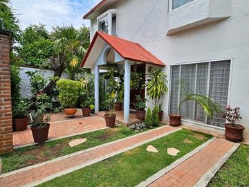Casa en  venta en  Fracc. Las Fincas Jiutepec.