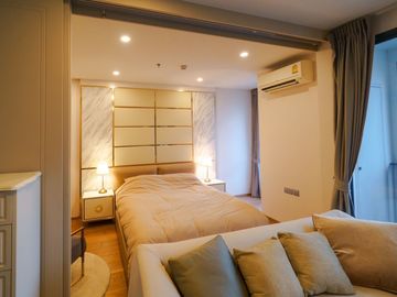 Modern 1 Bedroom Condo at Phetchaburi