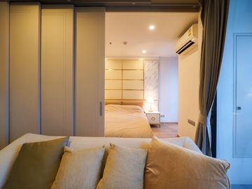 Modern 1 Bedroom Condo at Phetchaburi