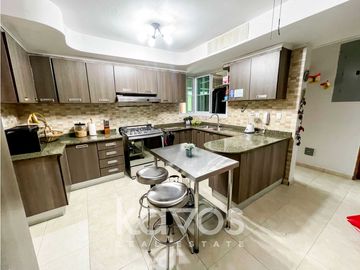 Venta de apartamento con terraza en PH COSTA PACIFICA, PUNTA PACIFICA