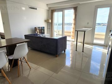 GRAN BALCON A LA LAGUNA. 2 COCHERAS.