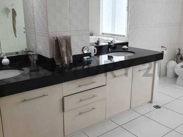 En Venta: Hermosa Casa en Las Brisas de Villa con Piscina y Jardín
