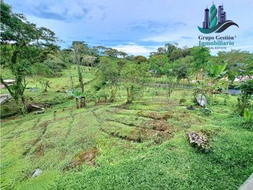 VENDO.CASA Y LOTE.DE 2000MTS COORDILLERA