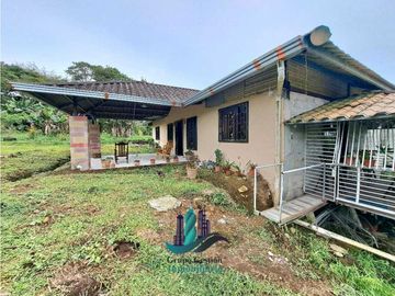VENDO.CASA Y LOTE.DE 2000MTS COORDILLERA