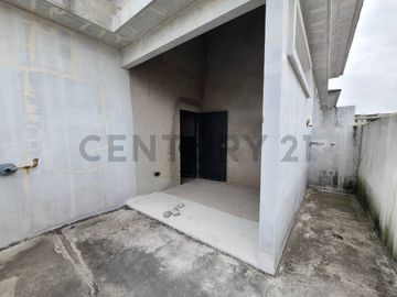 Casa en Ceibos con 3 unidades independientes, ideal para familia o inversión_JZa