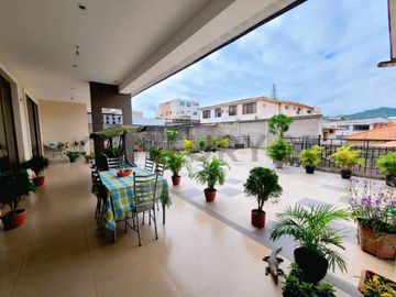 Casa en Ceibos con 3 unidades independientes, ideal para familia o inversión_JZa