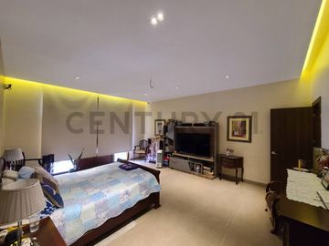 Casa en Ceibos con 3 unidades independientes, ideal para familia o inversión_JZa