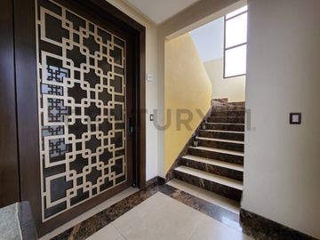 Casa en Ceibos con 3 unidades independientes, ideal para familia o inversión_JZa