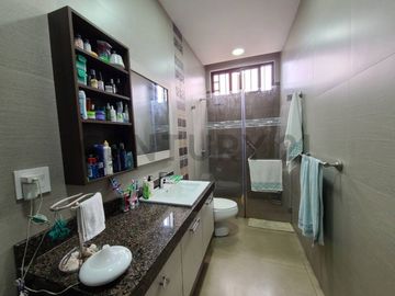 Casa en Ceibos con 3 unidades independientes, ideal para familia o inversión_JZa