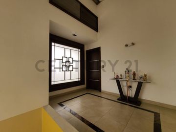 Casa en Ceibos con 3 unidades independientes, ideal para familia o inversión_JZa