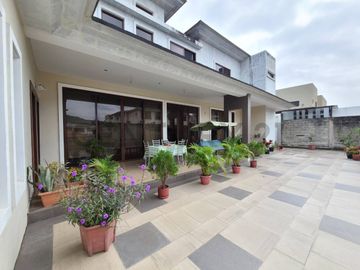 Casa en Ceibos con 3 unidades independientes, ideal para familia o inversión_JZa