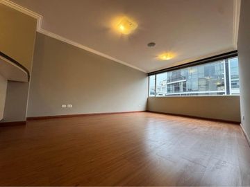 Suite en venta sector República del Salvador
