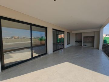 Casa con pileta en San Pablo