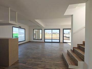 Casa con pileta en San Pablo