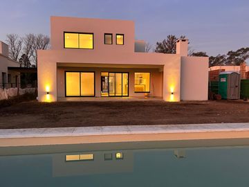 Casa con pileta en San Pablo