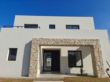 Casa con pileta en San Pablo