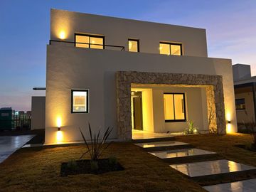 Casa con pileta en San Pablo