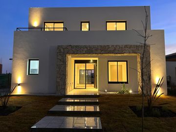 Casa con pileta en San Pablo