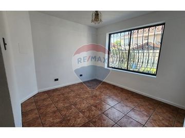 Casa Familiar en La Florida: Espaciosa y Luminosa