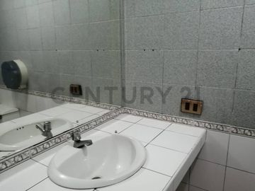 OCASION: Hostal en Venta (Con / Sin Iquilino) en Santa Beatriz, Cercado de Lima